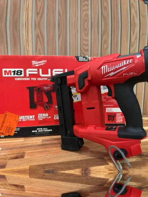 Milwaukee M26
